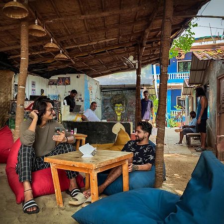12 Monks - Beachside Hostel Arambol Ngoại thất bức ảnh