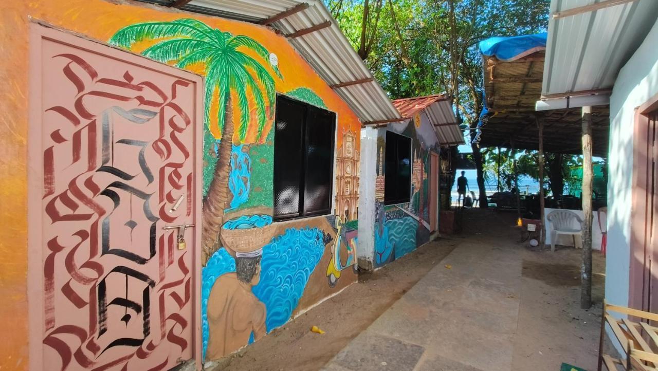 12 Monks - Beachside Hostel Arambol Ngoại thất bức ảnh