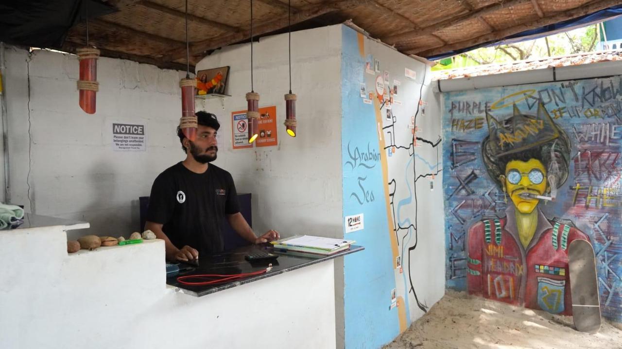 12 Monks - Beachside Hostel Arambol Ngoại thất bức ảnh