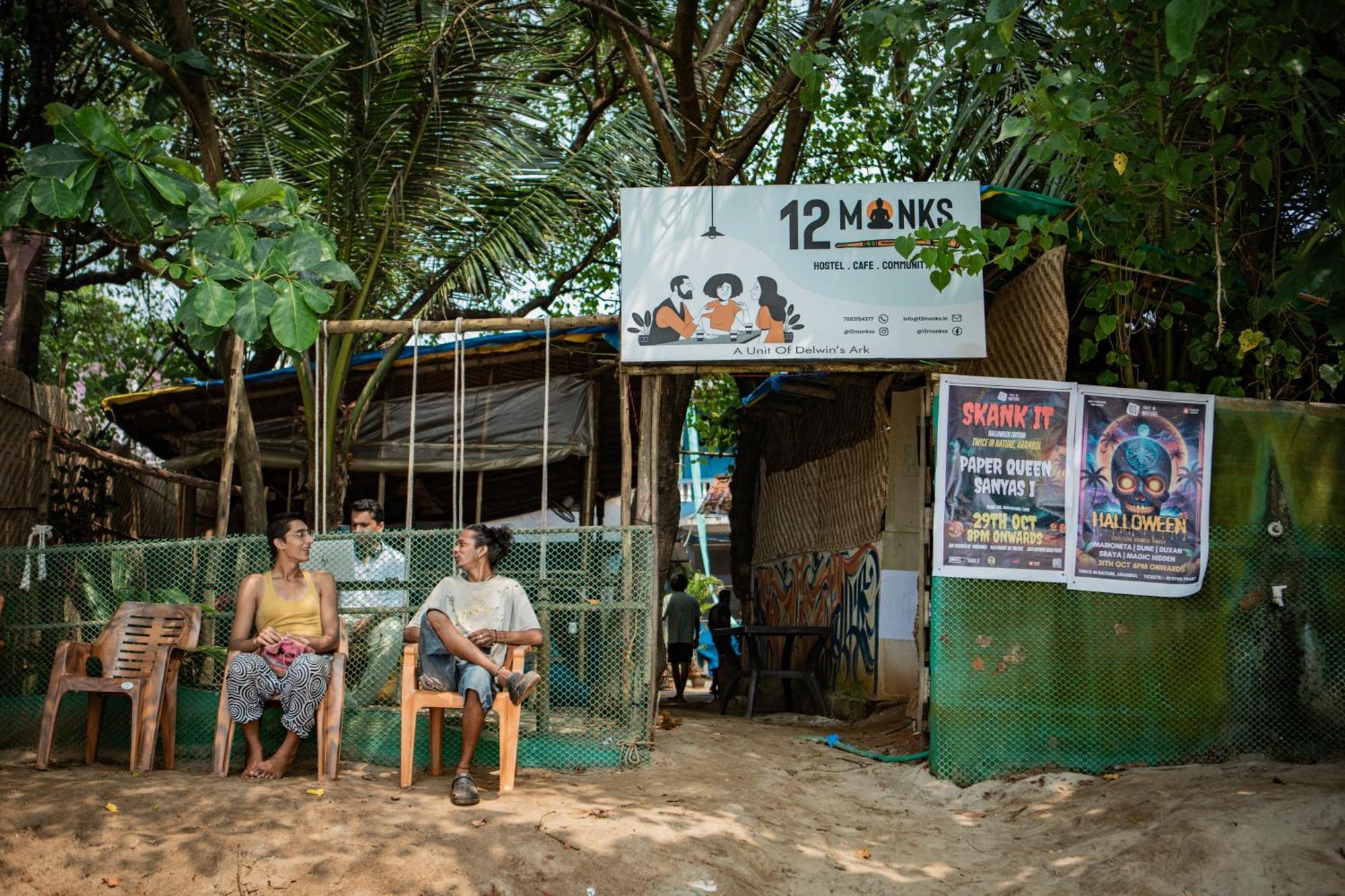 12 Monks - Beachside Hostel Arambol Ngoại thất bức ảnh