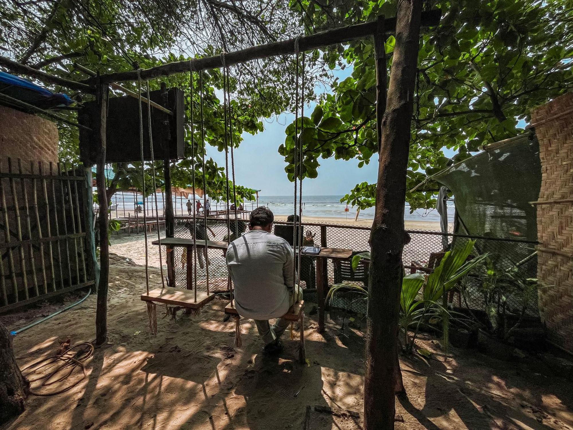 12 Monks - Beachside Hostel Arambol Ngoại thất bức ảnh