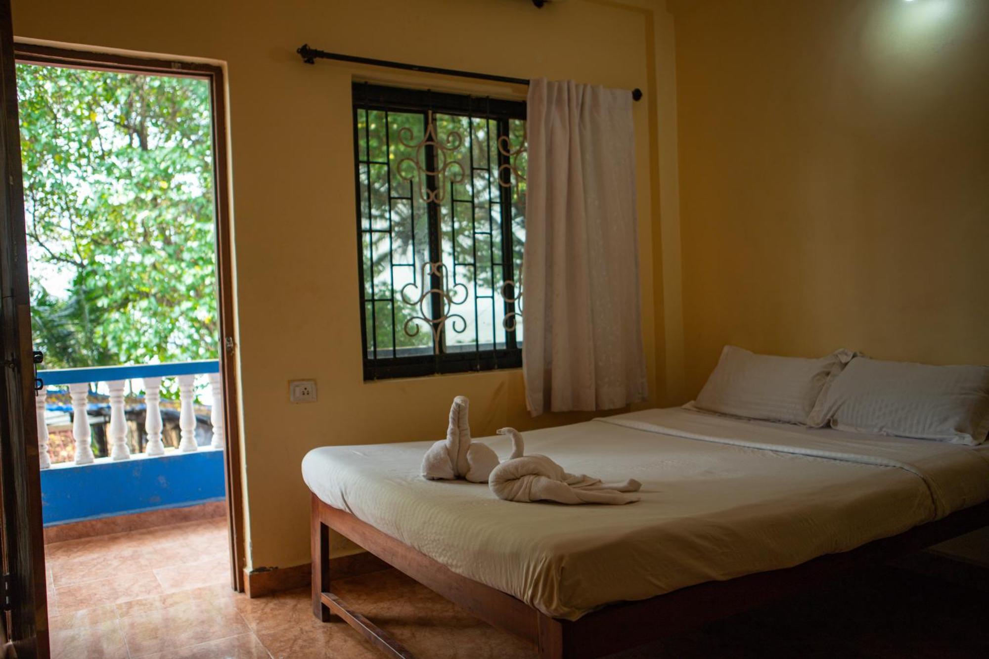 12 Monks - Beachside Hostel Arambol Ngoại thất bức ảnh