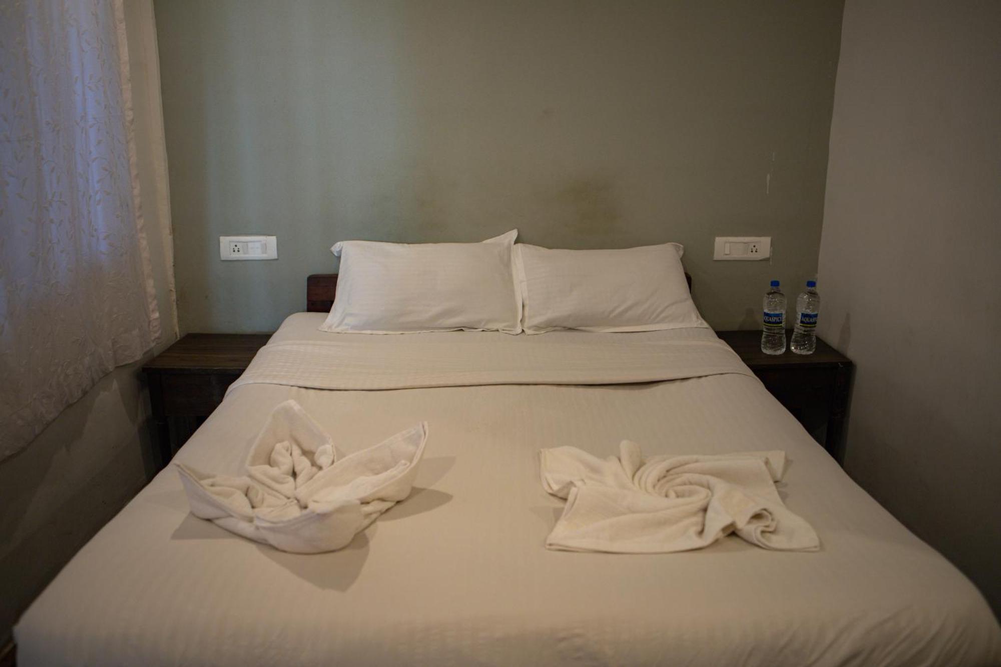 12 Monks - Beachside Hostel Arambol Ngoại thất bức ảnh