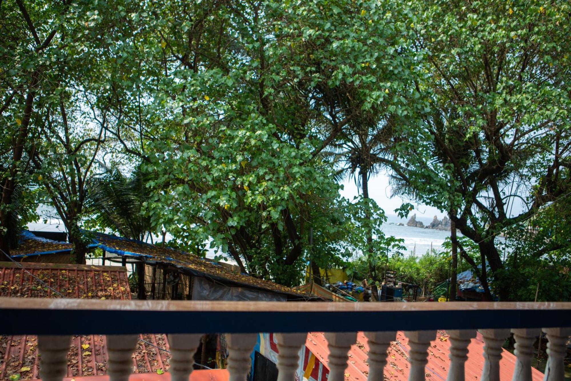 12 Monks - Beachside Hostel Arambol Ngoại thất bức ảnh